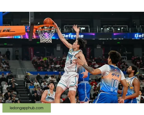 杨瀚森17分11篮板回暖表现力挺 G联赛混音34分逆转猛龙失利